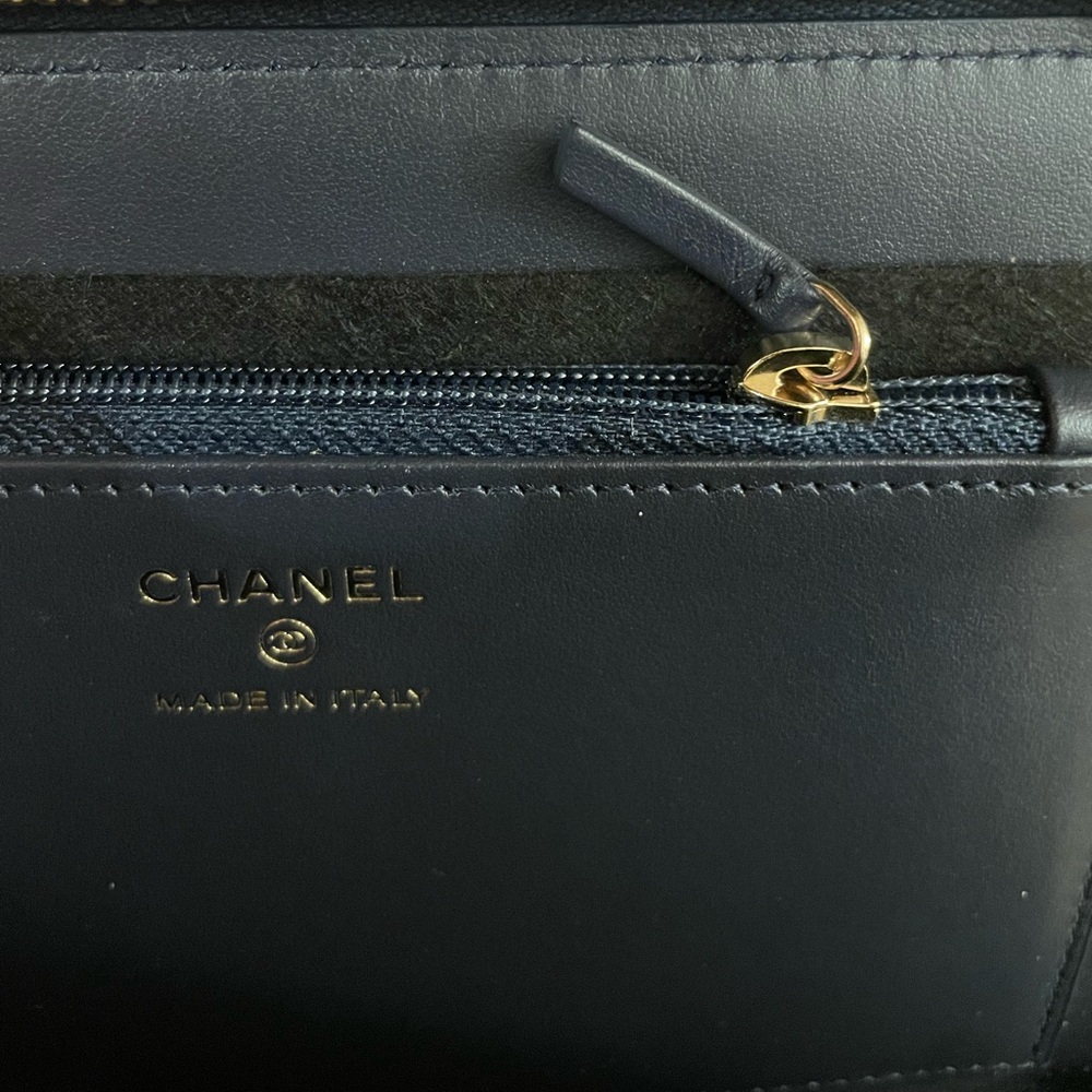 BRAND NEW Authentic Chanel Reissue - Picture 7 of 7